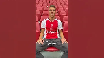 Quick fire with Jakov Medić! Who’s his football idol? 👀