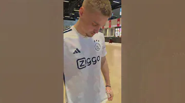 Ajax players reacting first to their new away jersey 👀