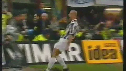 Spectacular Vialli goal (95 UEFA Cup Final)