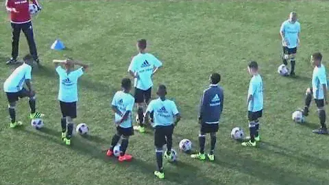 Ajax U13 тренировки подростков