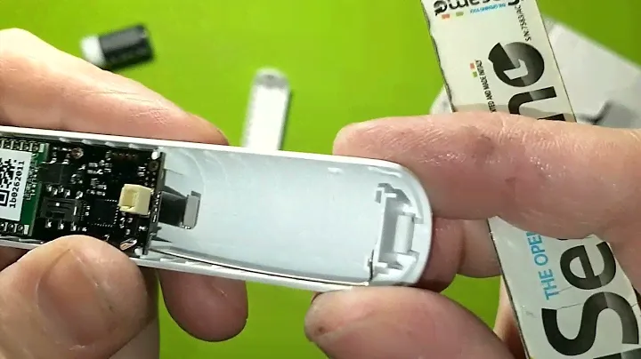 Як замінити батарейку в датчику відчинення Ajax. How to replace the battery in the opening sensor.